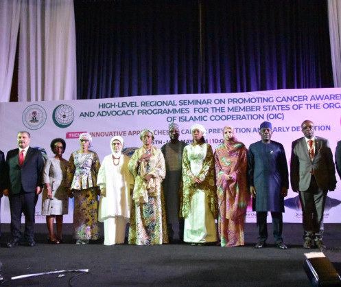 La Sénatrice Oluremi Tinubu, Première Dame du Nigéria, dirige une campagne contre le cancer en collaboration avec d’autres Premières Dames africaines dans les États membres de Organisation de Coopération Islamique (OCI) en Afrique